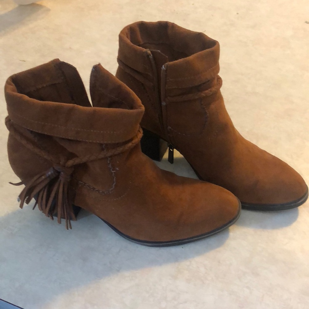 Bamboo heeled boots.
